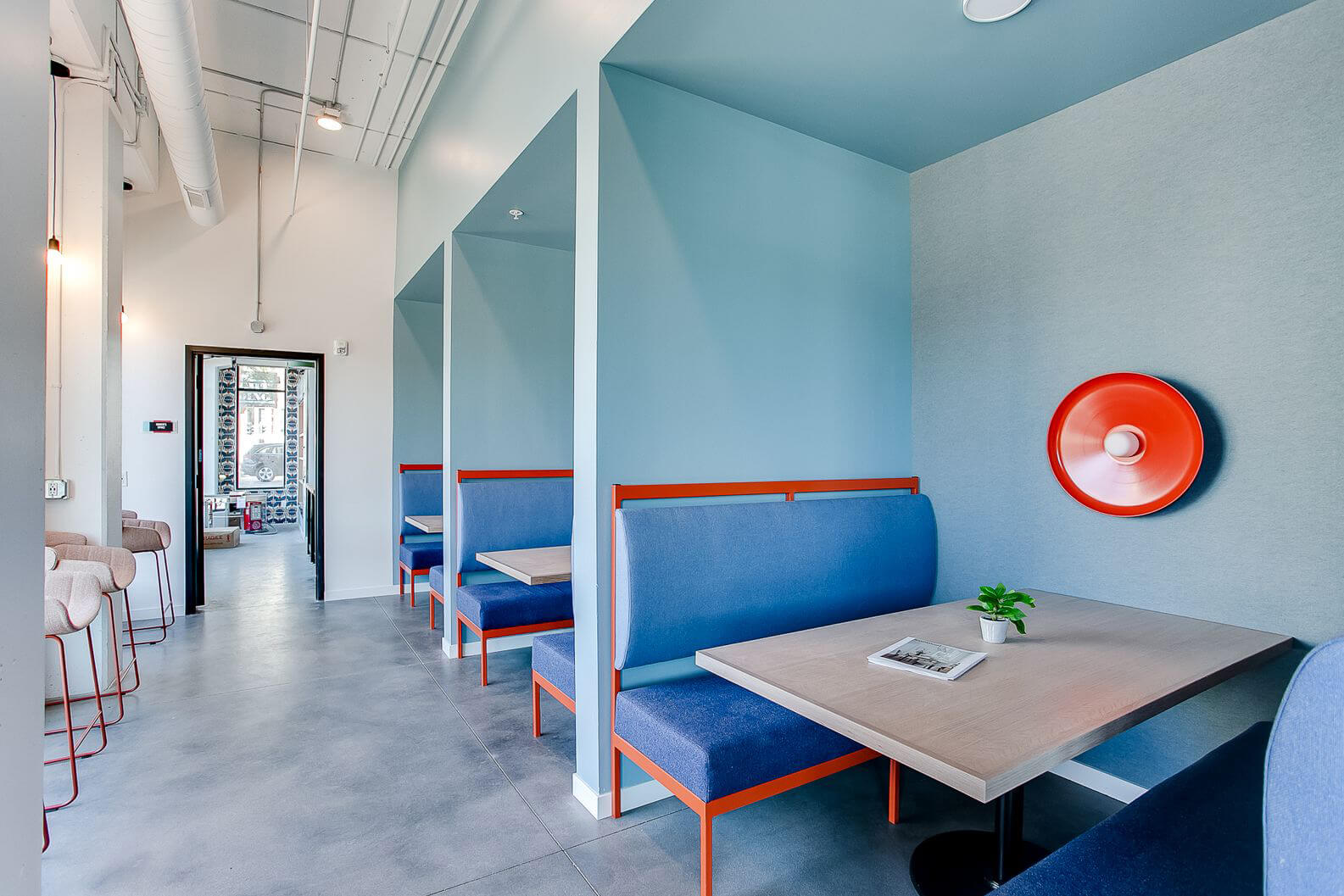 the midline apartments community booth seating