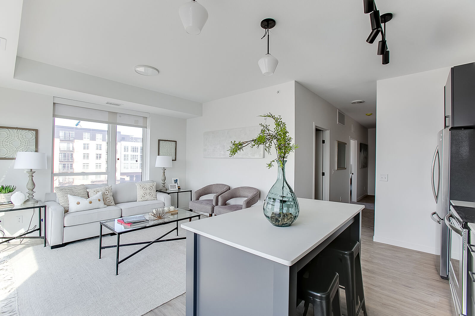 2227-University-Ave-W-Portfolio-010.jpg